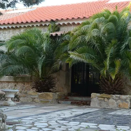 Domaine De La Pierre Chaude